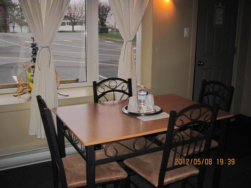 Motel Parc Beaumont Inc. Room photo